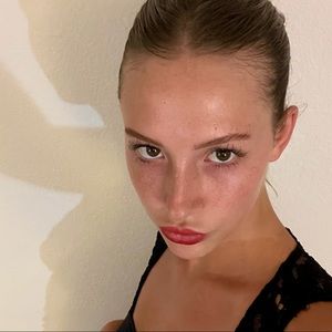 Meet your Posher, Téa